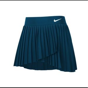 Nike Women's Spring Elevated Victory Skirt